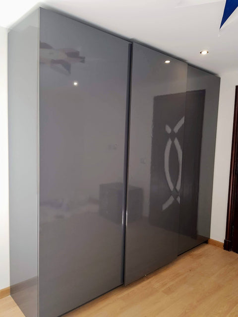 Glossy Grey Wardrobe – WoodWorkersEG