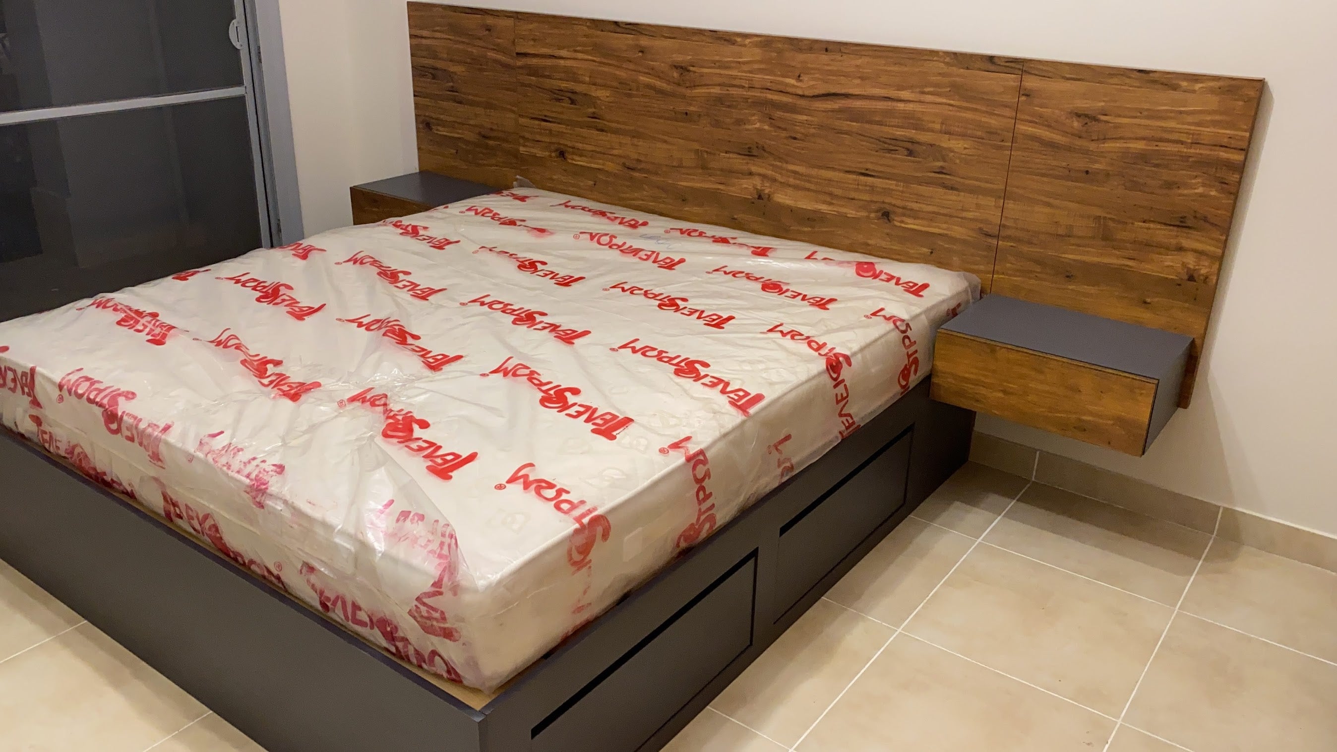 Country wood x grey bedroom