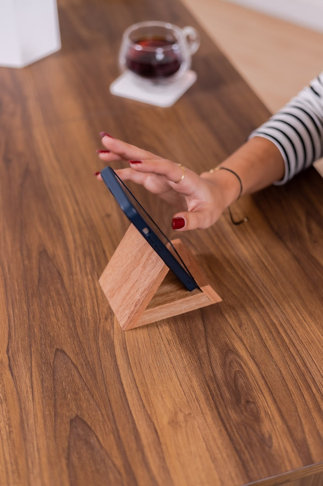 Handcrafted Wooden Mobile Holder – Sleek and Functional