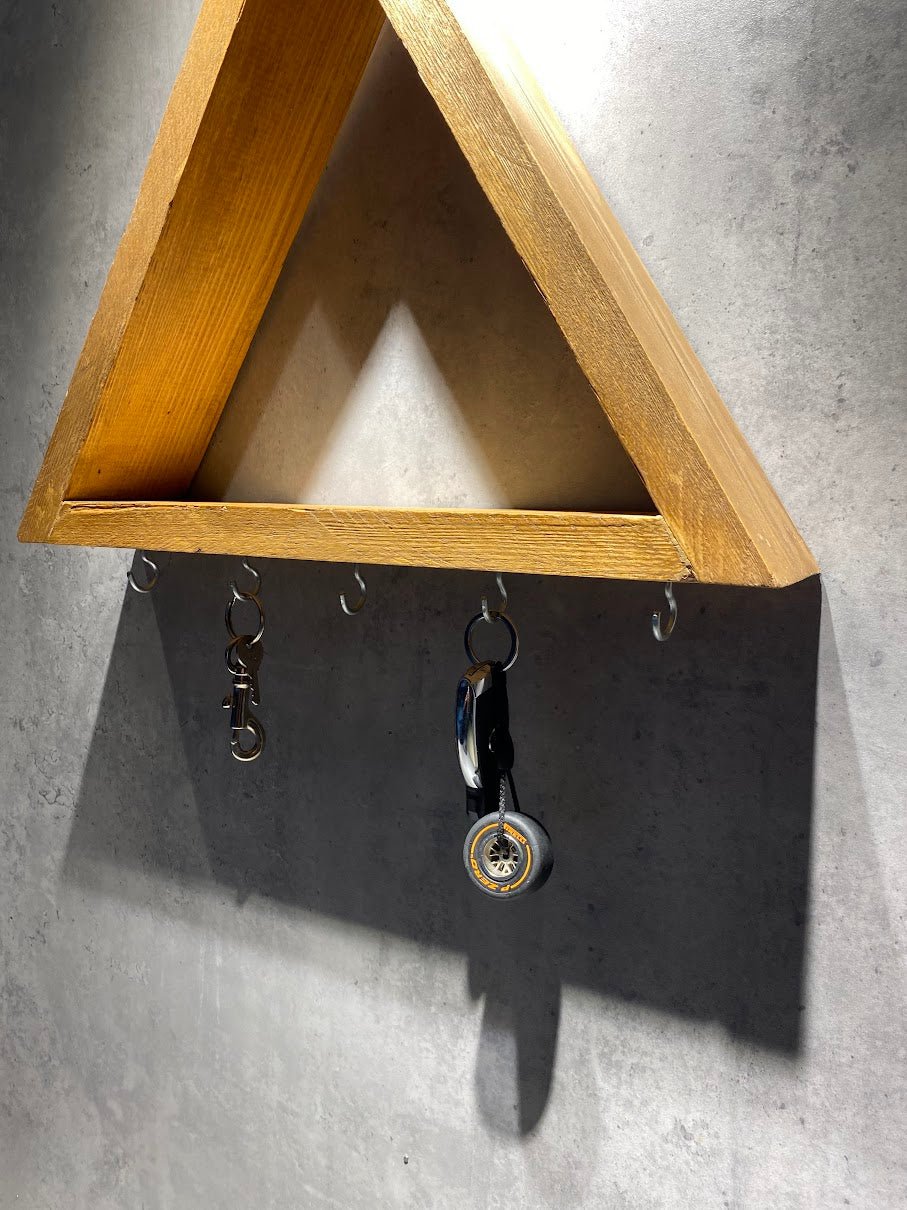Triangle-Key-Shelf